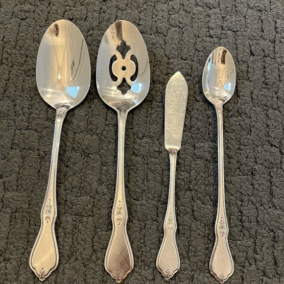 Dining Oneida Morning Blossom Serving Pieces Poshmark